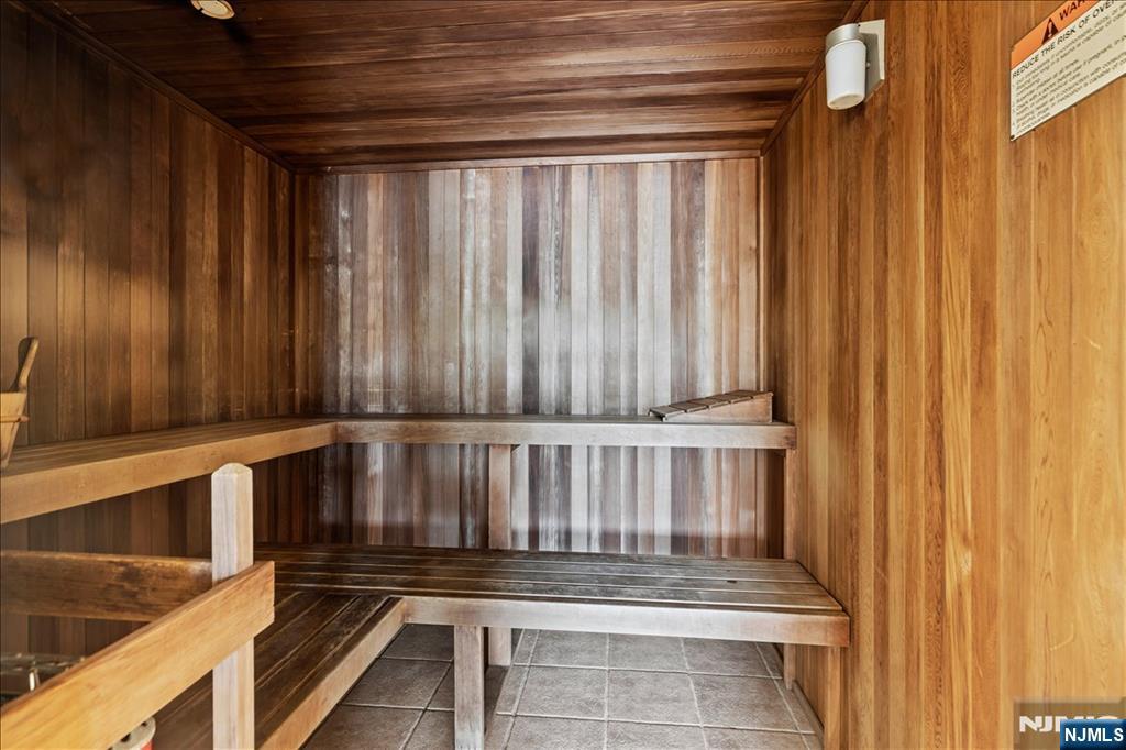 226 The Promenade Edgewater, NJ 07020 - Photo 30 of 33