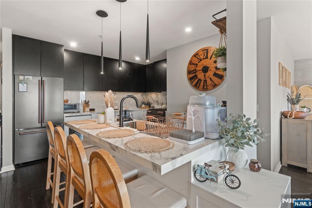 226 The Promenade Edgewater, NJ 07020 - Photo 6 of 33