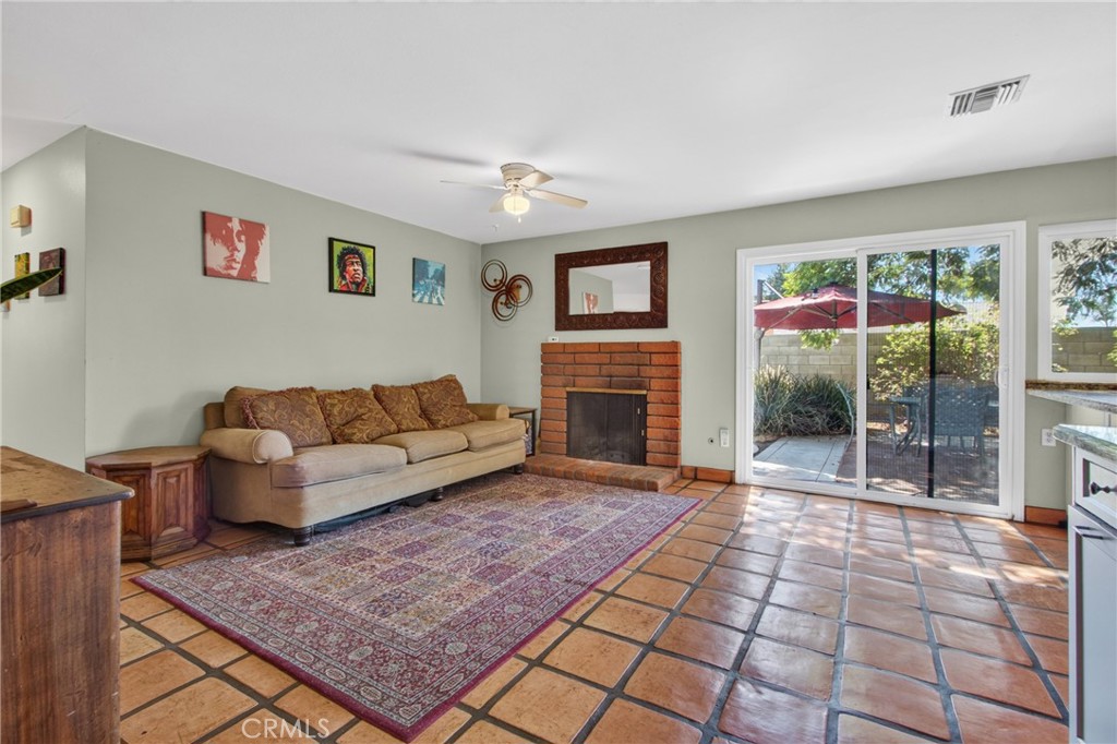 3395 Santa Cruz Drive Riverside, CA 92507 - Photo 11 of 35