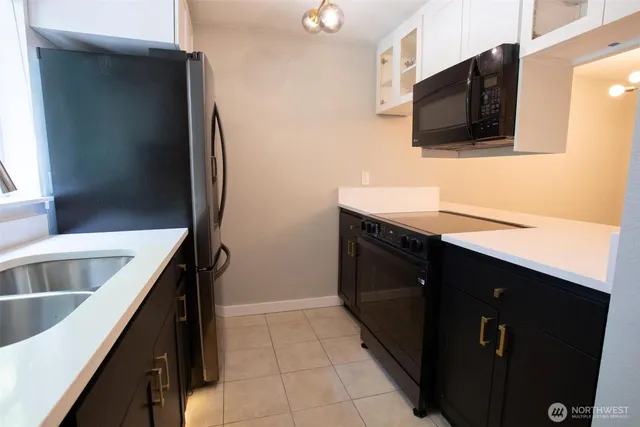 $425,000 | 14002 Northeast 181st Place, Unit A204, Woodinville, WA 98072