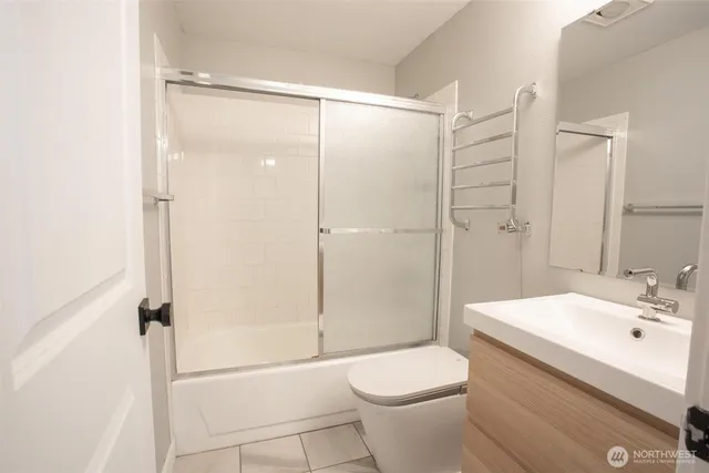 $425,000 | 14002 Northeast 181st Place, Unit A204, Woodinville, WA 98072