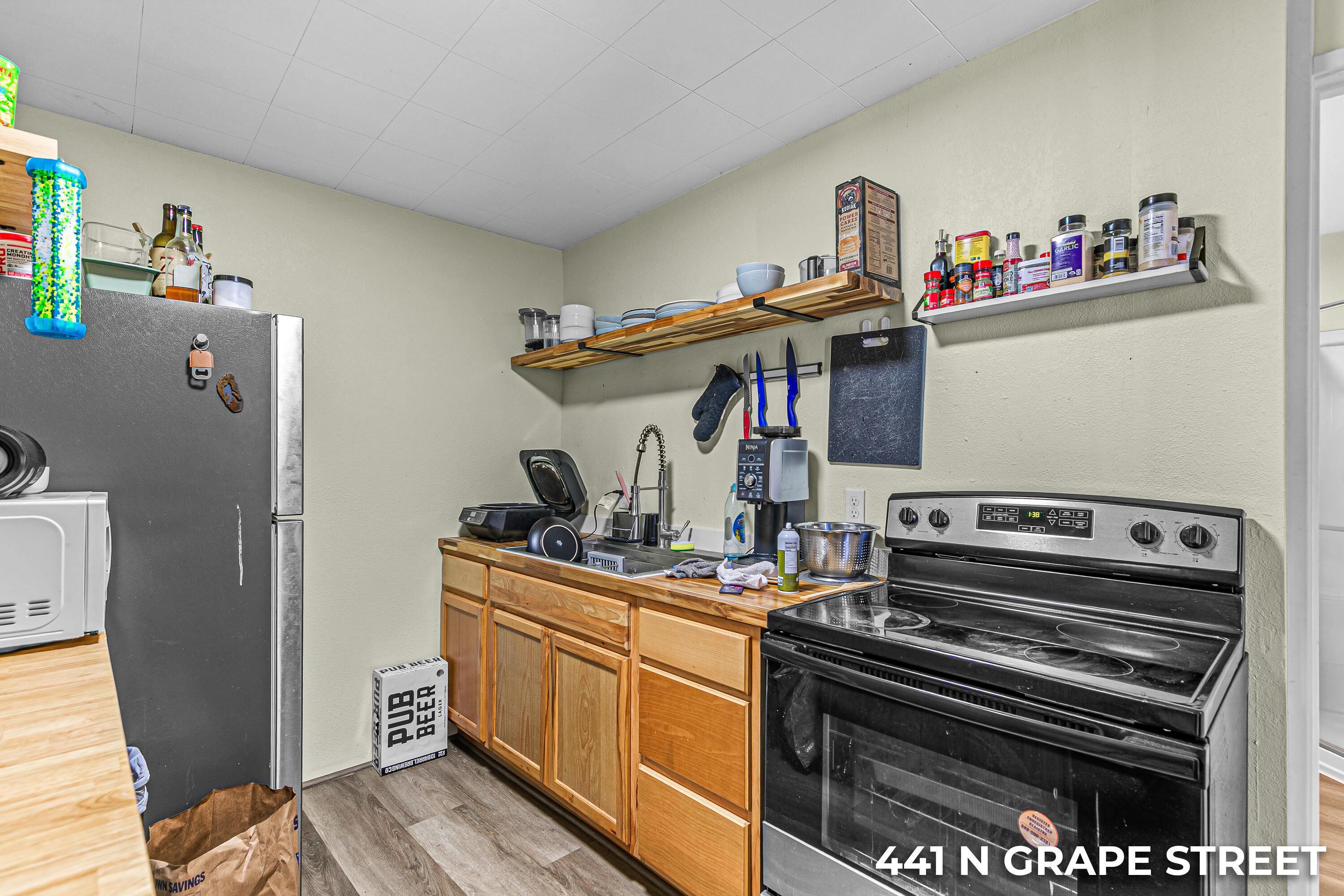 441 North Grape Street Medford, OR 97501 - Photo 11 of 30 9R9A5097