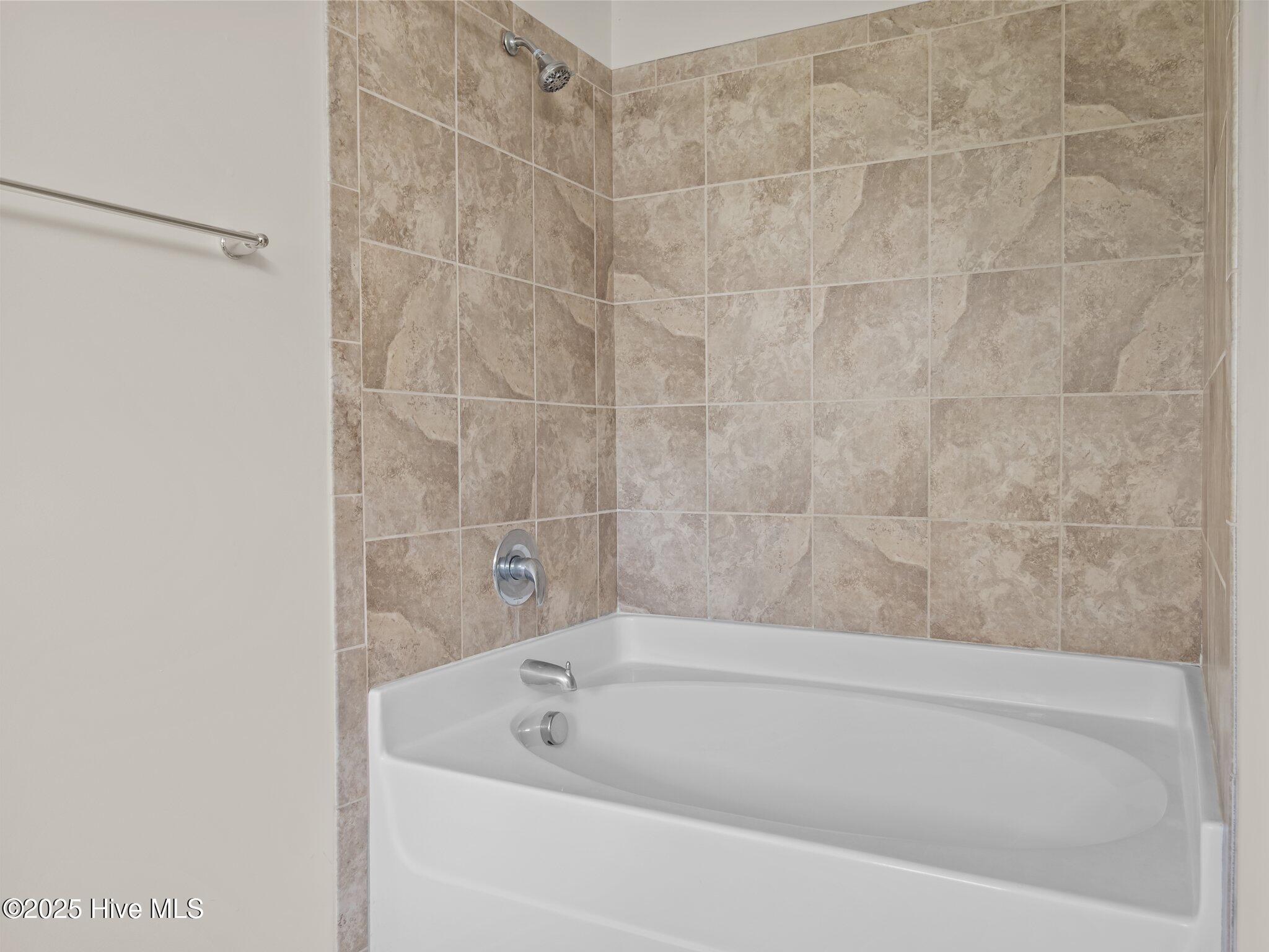 308 Springcreek Court Hubert, NC 28539 - Photo 23 of 50 Primary Bath