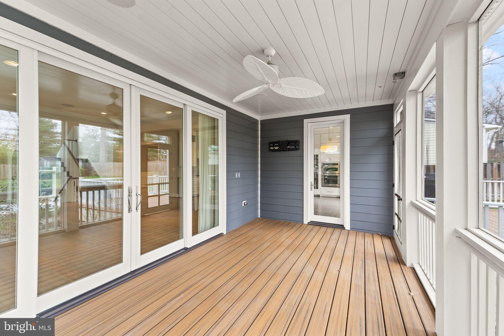 118 Oak Street Southwest Vienna, VA 22180 - Photo 13 of 32