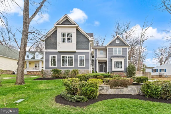 $2,399,999 | 118 Oak Street Southwest, Vienna, VA 22180