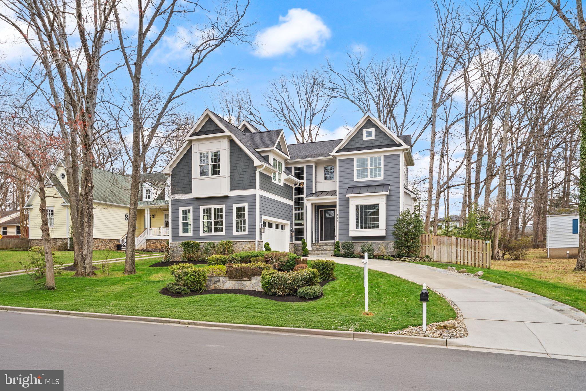 118 Oak Street Southwest Vienna, VA 22180 - Photo 4 of 32