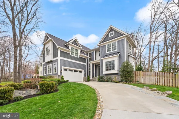 $2,399,999 | 118 Oak Street Southwest, Vienna, VA 22180