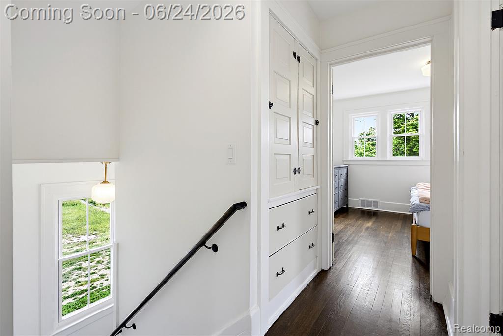 2476 Beals Street Detroit, MI 48214 - Photo 16 of 46