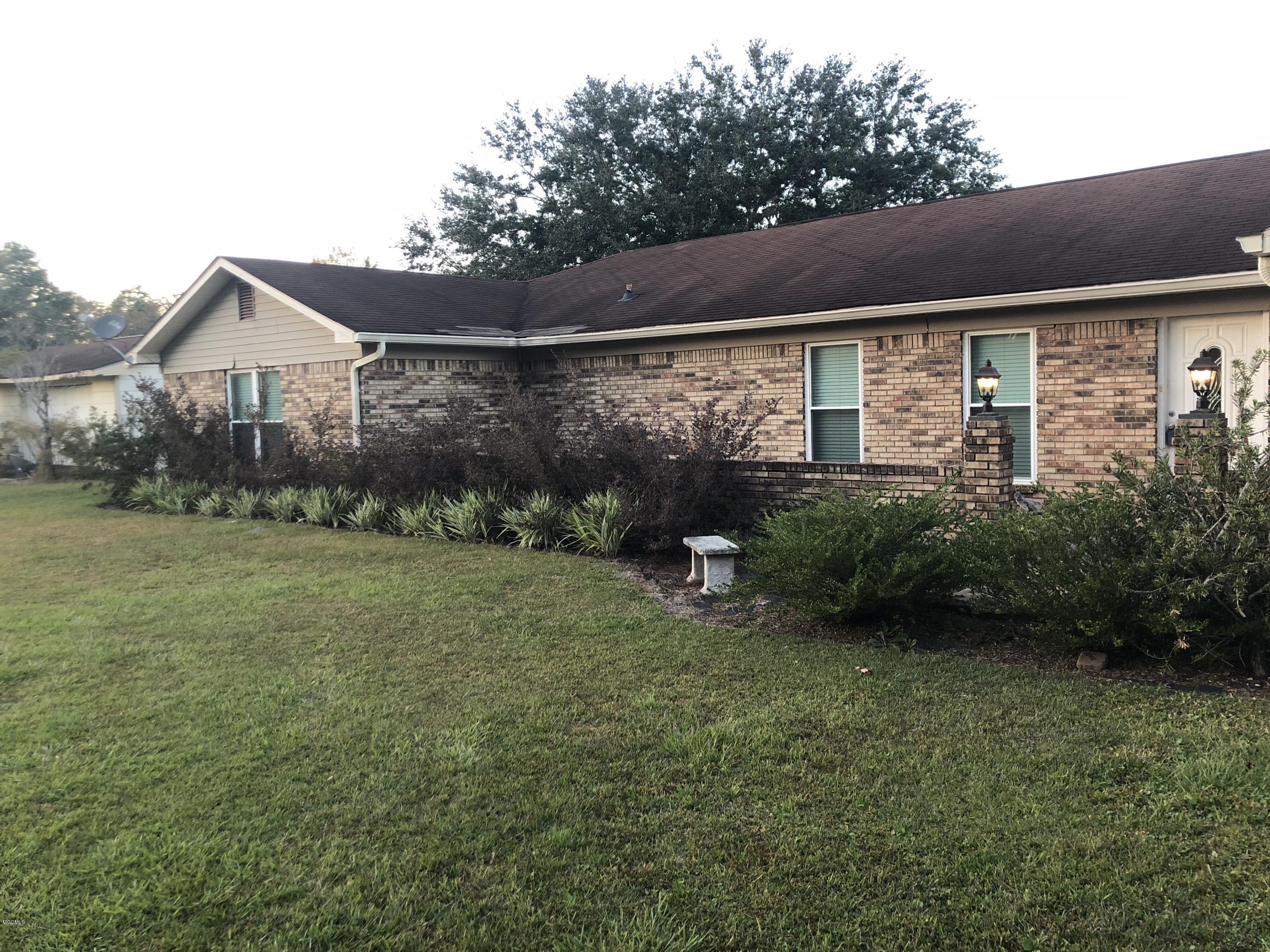6001 Perry Street Moss Point, MS 39562 - Photo 6 of 28 2E665742-BED4-4DF5-A9C7-2A914355972F