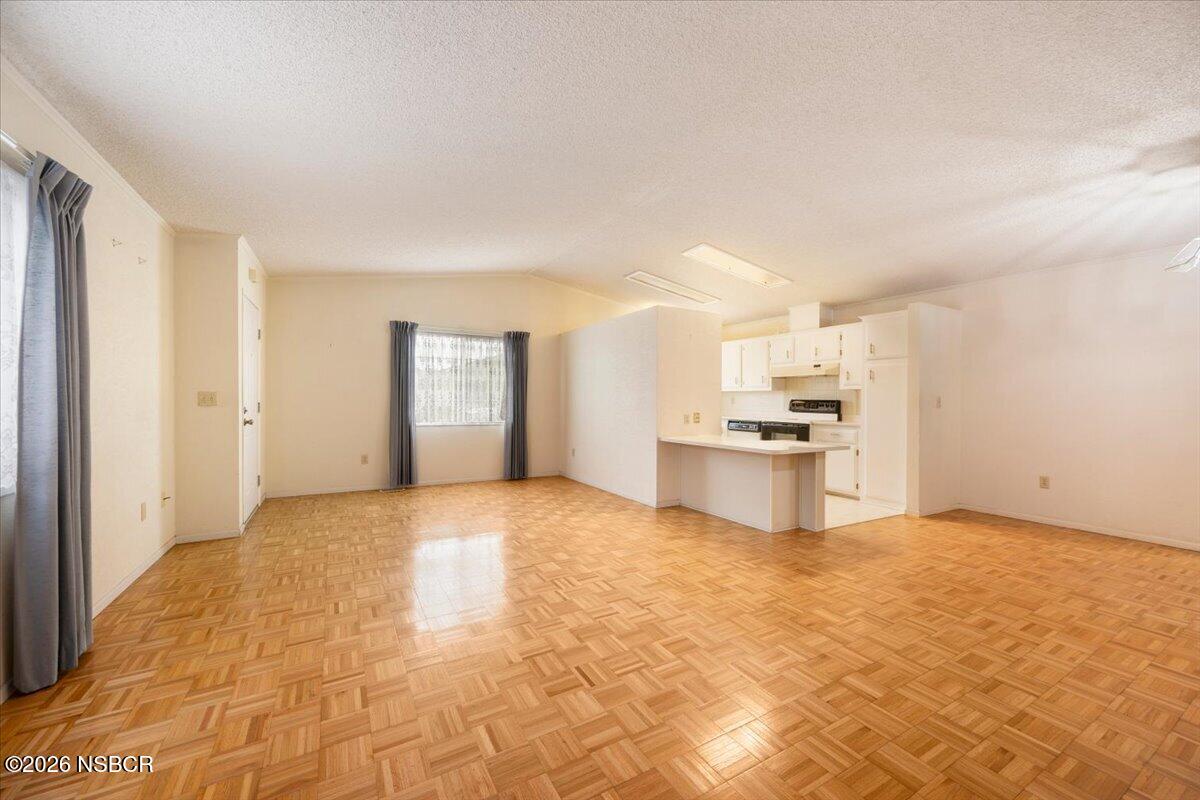 927 Vista Del Rio Santa Maria, CA 93458 - Photo 11 of 26 09-Living Room