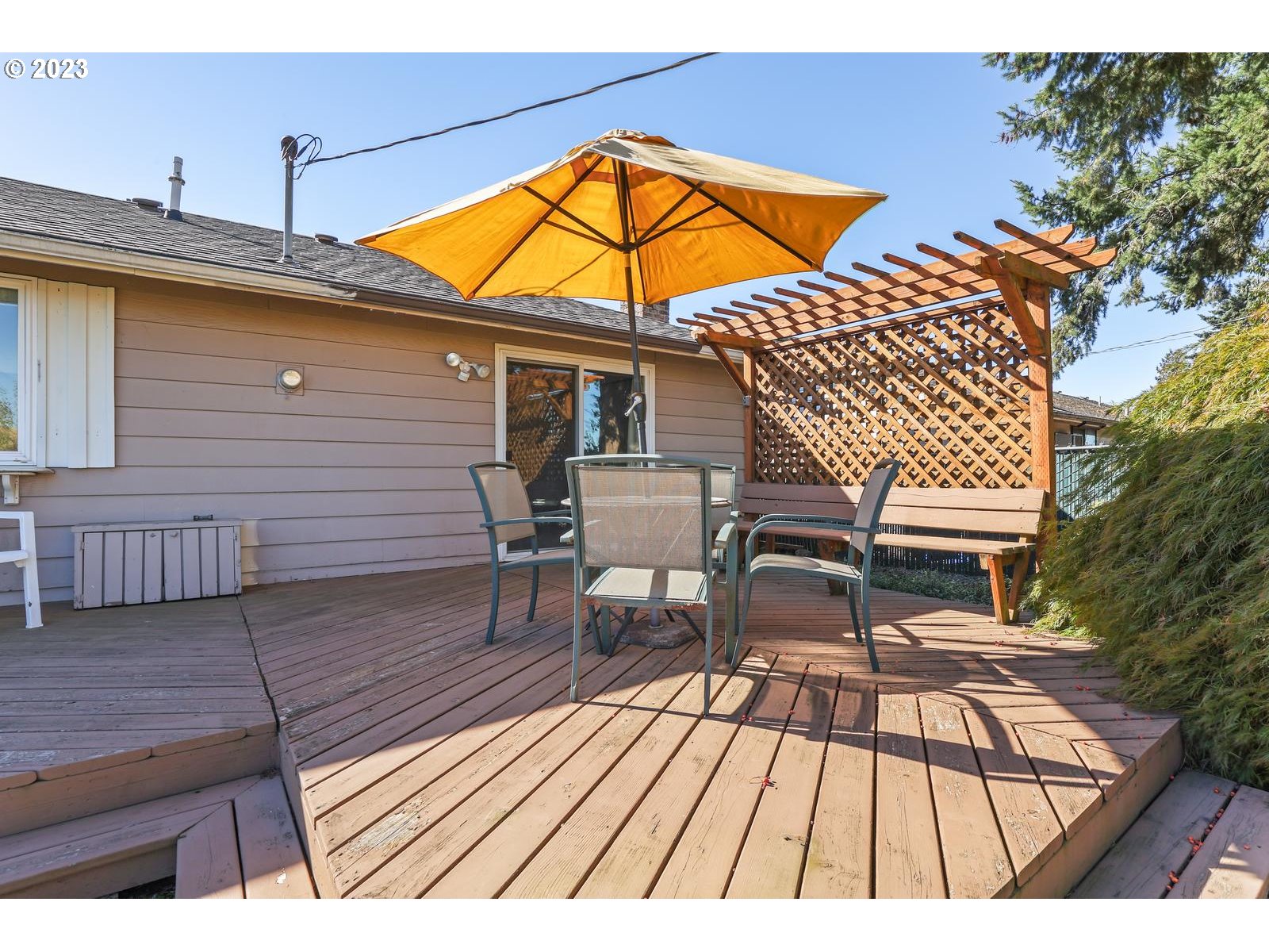 23921 Southeast Oak Street Gresham, OR 97030 - Photo 16 of 46 a view of sitting area with furniture and wooden floor
