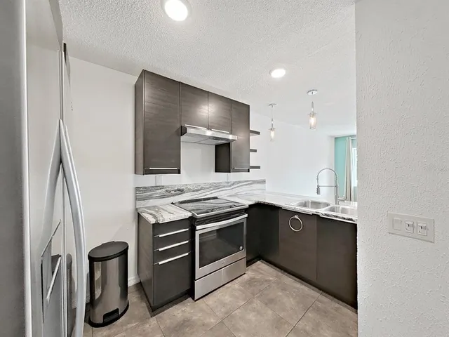 $149,900 | 121 Brandy Wine Drive, Unit 121, Largo, FL 33771