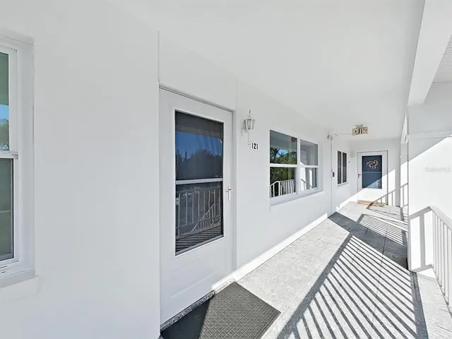 $149,900 | 121 Brandy Wine Drive, Unit 121, Largo, FL 33771