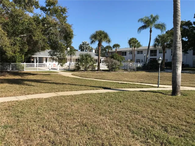 $149,900 | 121 Brandy Wine Drive, Unit 121, Largo, FL 33771