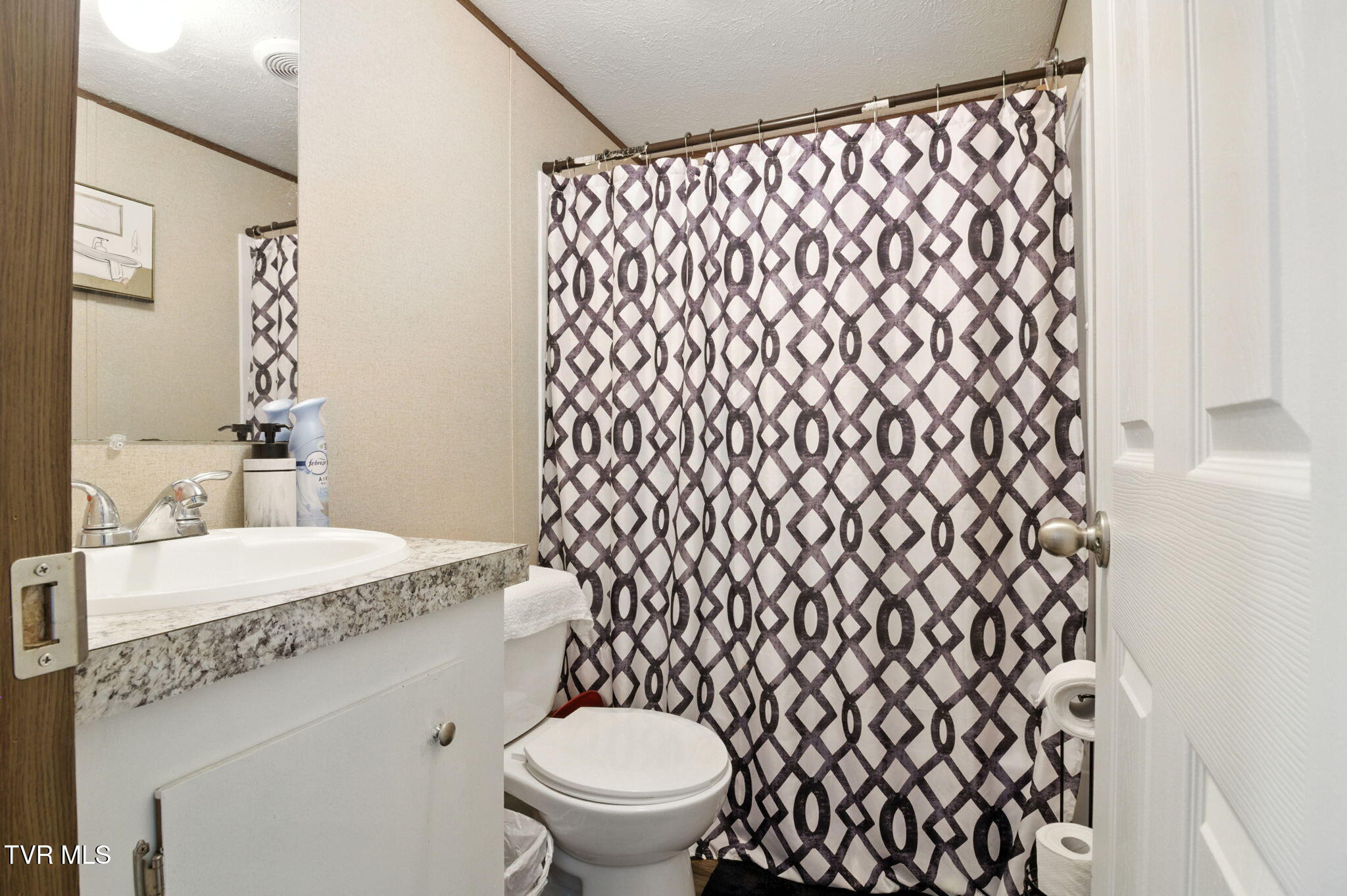 365 Roaming Drive Chuckey, TN 37641 - Photo 23 of 30 16-web-or-mls-DZ3A1686