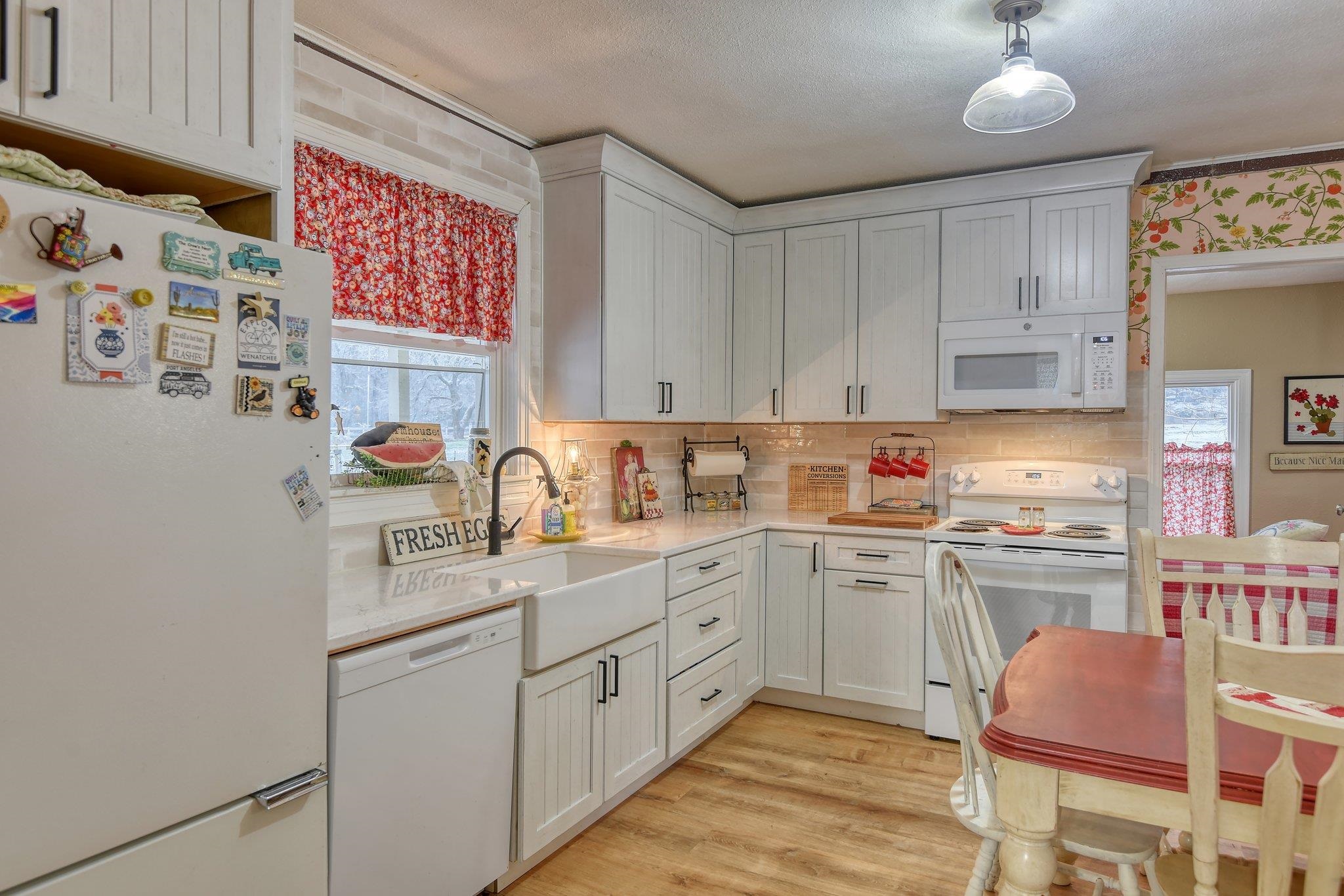 3926 East Chattaroy Road Chattaroy, WA 99003 - Photo 3 of 10