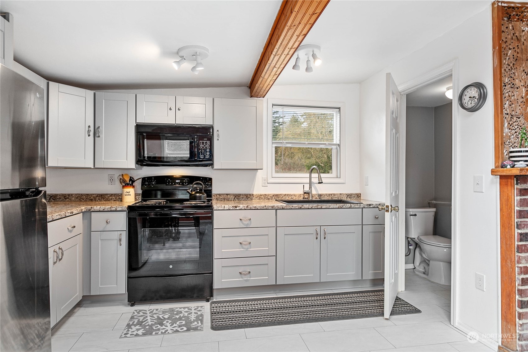 3419 Lena Road Bellingham, WA 98226 - Photo 11 of 30 Gallery Image 11