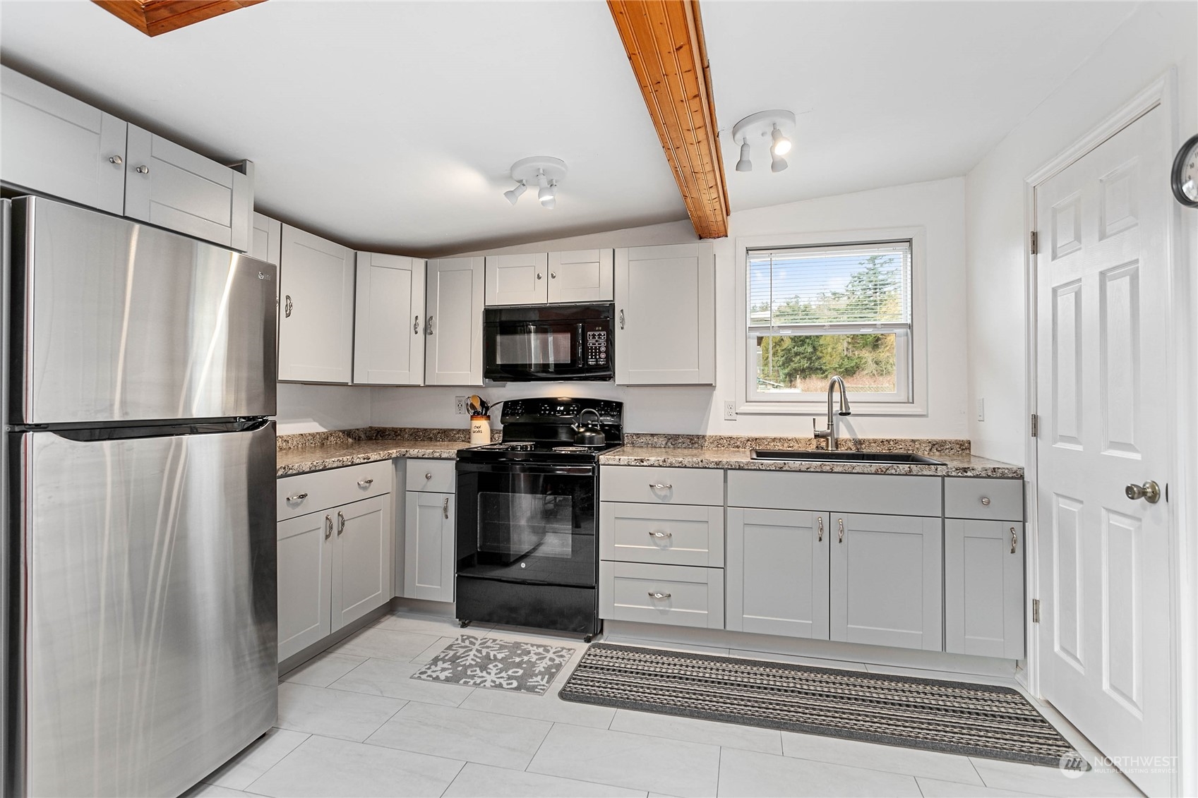 3419 Lena Road Bellingham, WA 98226 - Photo 12 of 30 Gallery Image 12