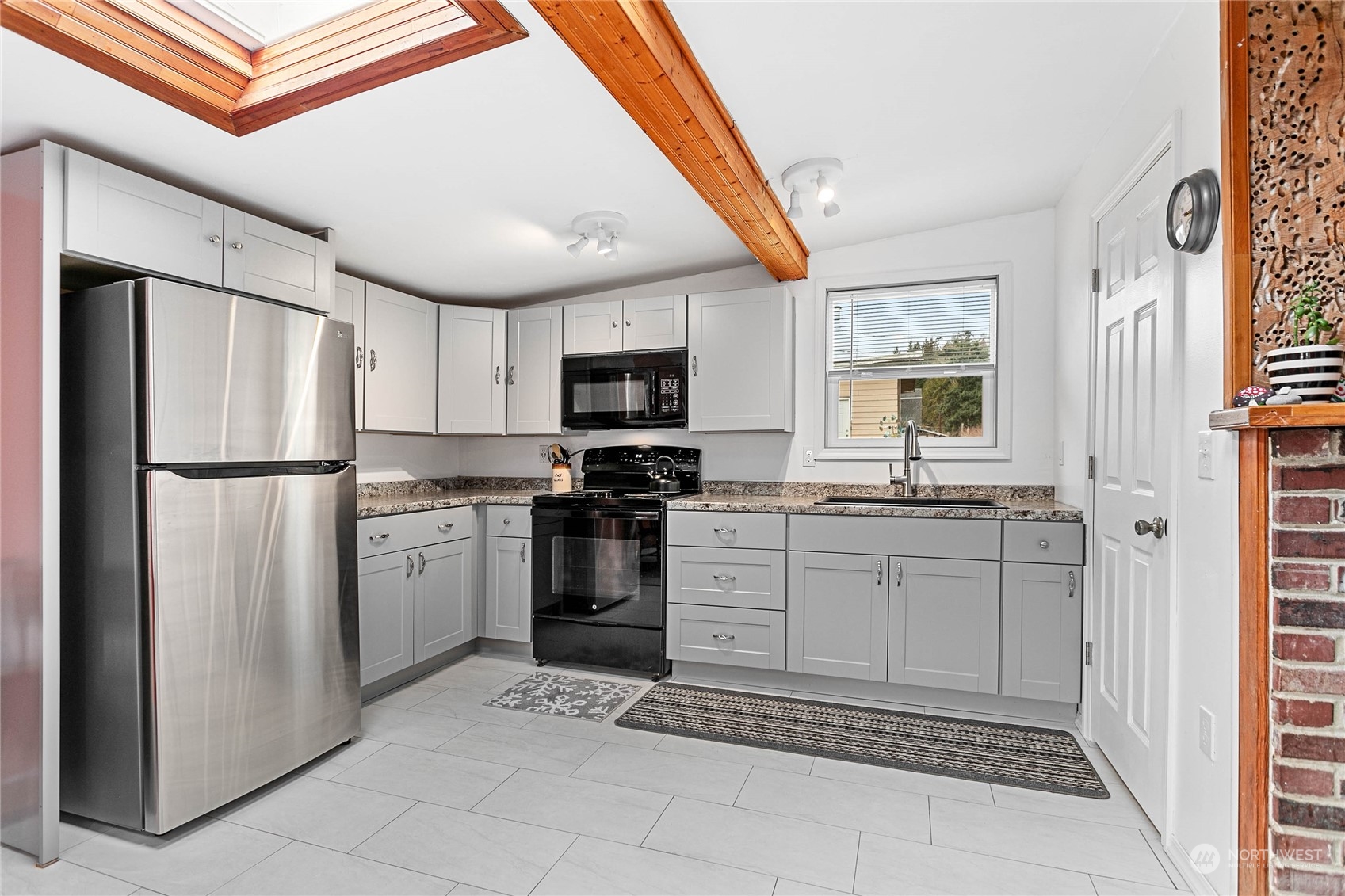 3419 Lena Road Bellingham, WA 98226 - Photo 13 of 30 Gallery Image 13