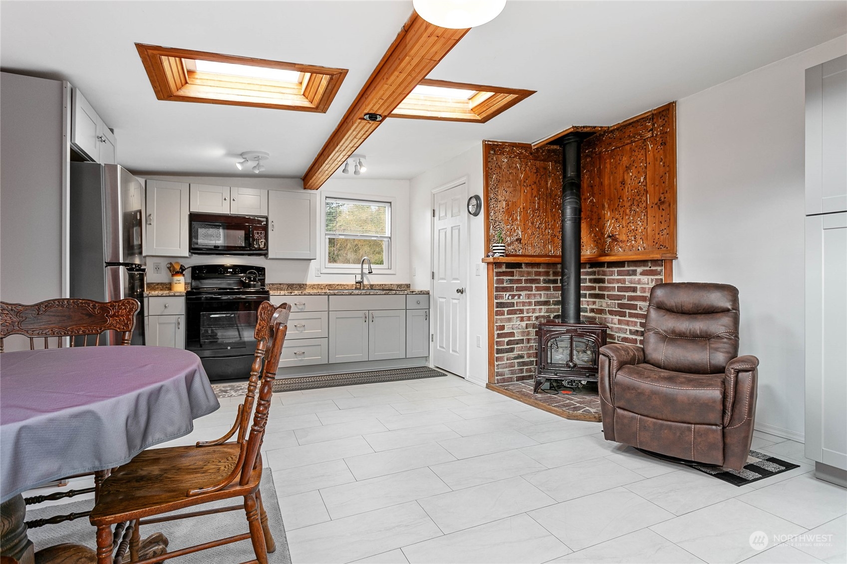 3419 Lena Road Bellingham, WA 98226 - Photo 10 of 30 Gallery Image 10