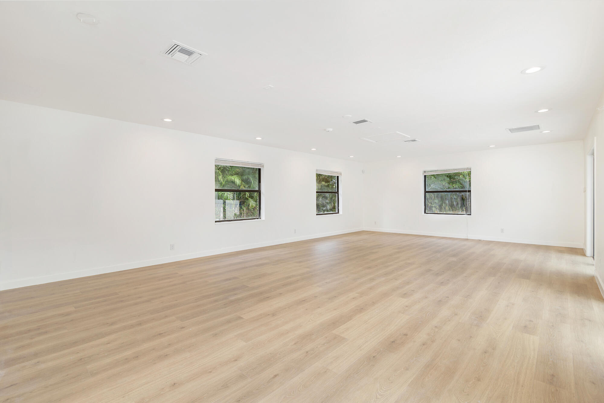 6725 Katherine Road West Palm Beach, FL 33413 - Photo 30 of 54 low-32