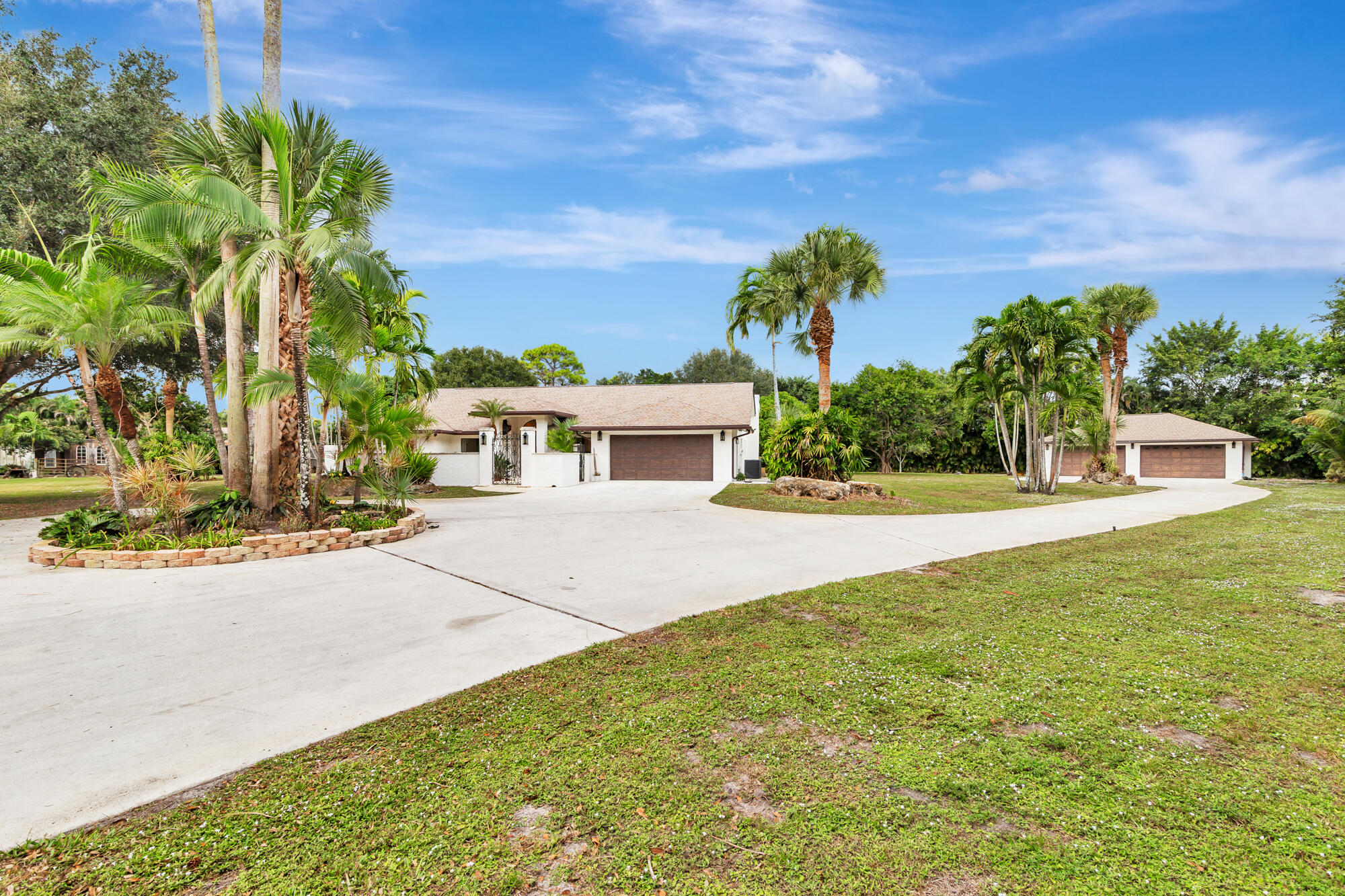 6725 Katherine Road West Palm Beach, FL 33413 - Photo 5 of 54 low-7