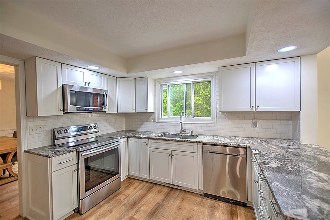 5232 Melwood Court Decatur, IL 62521 - Photo 7 of 38 Gallery Image 7