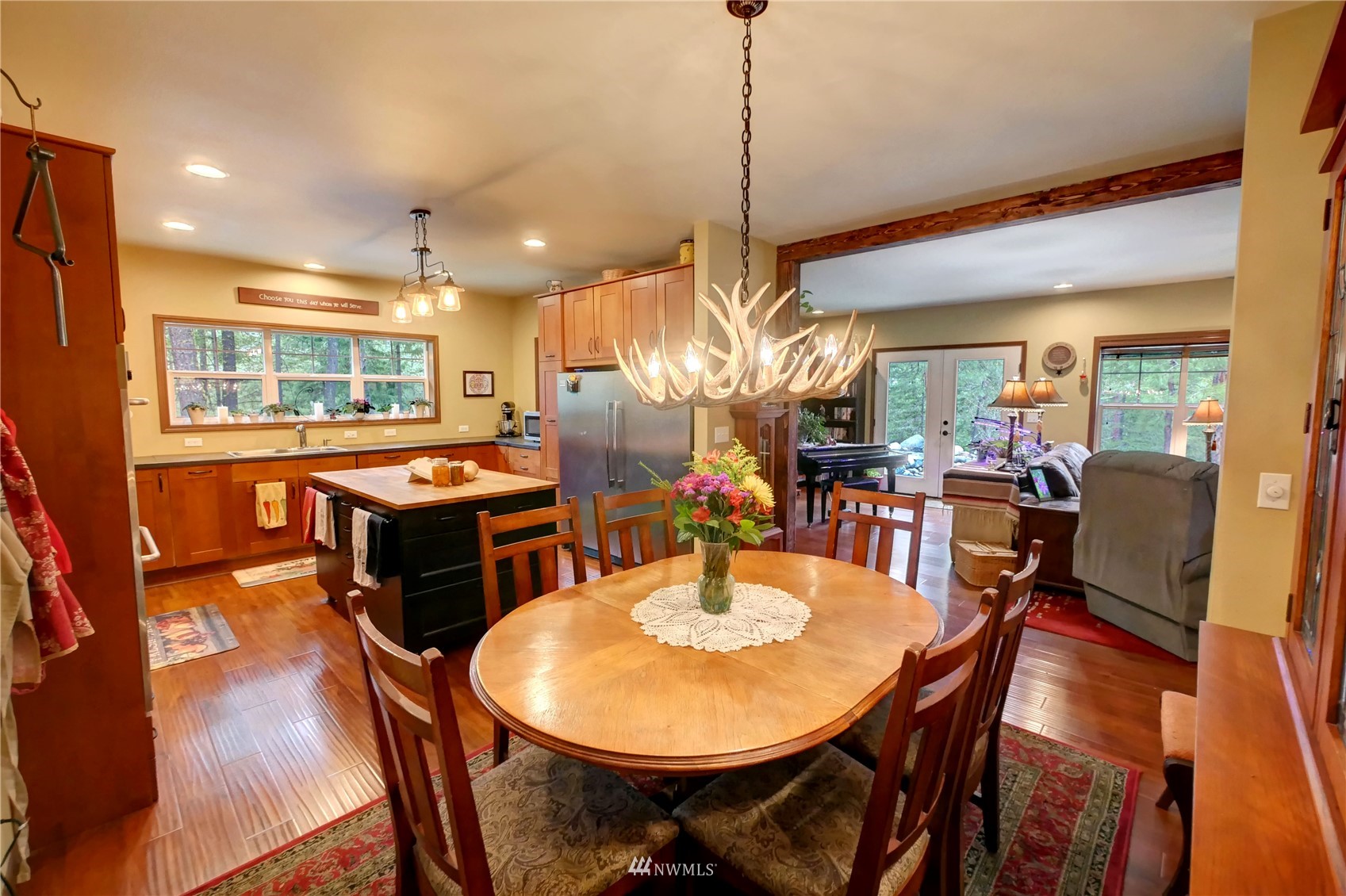 17 Highland Road Winthrop, WA 98862 - Photo 8 of 40 a view of a dining room with furniture
