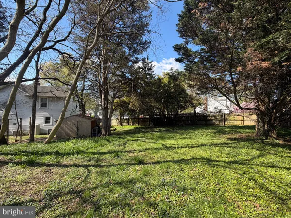 $3,300 | 5014 Delaware Street, College Park, MD 20740