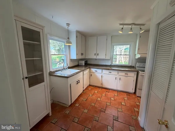 $3,199 | 5014 Delaware Street, College Park, MD 20740