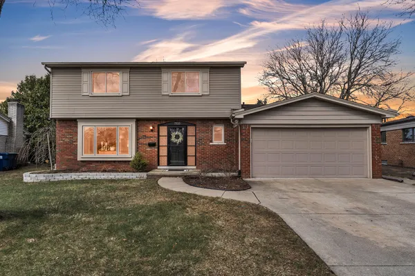 $399,900 | 7533 Hillsboro Drive, Canton, MI 48187