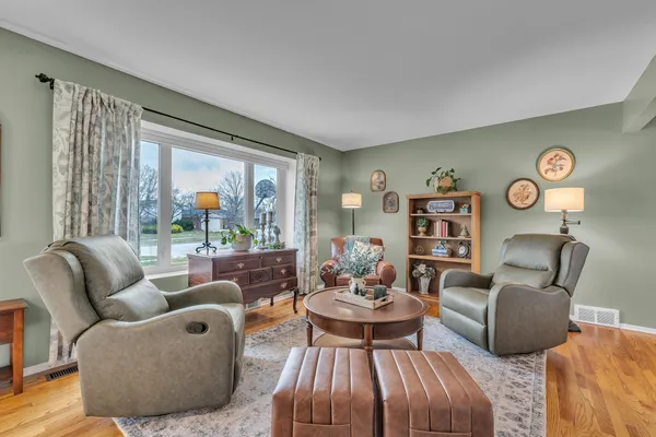 $399,900 | 7533 Hillsboro Drive, Canton, MI 48187