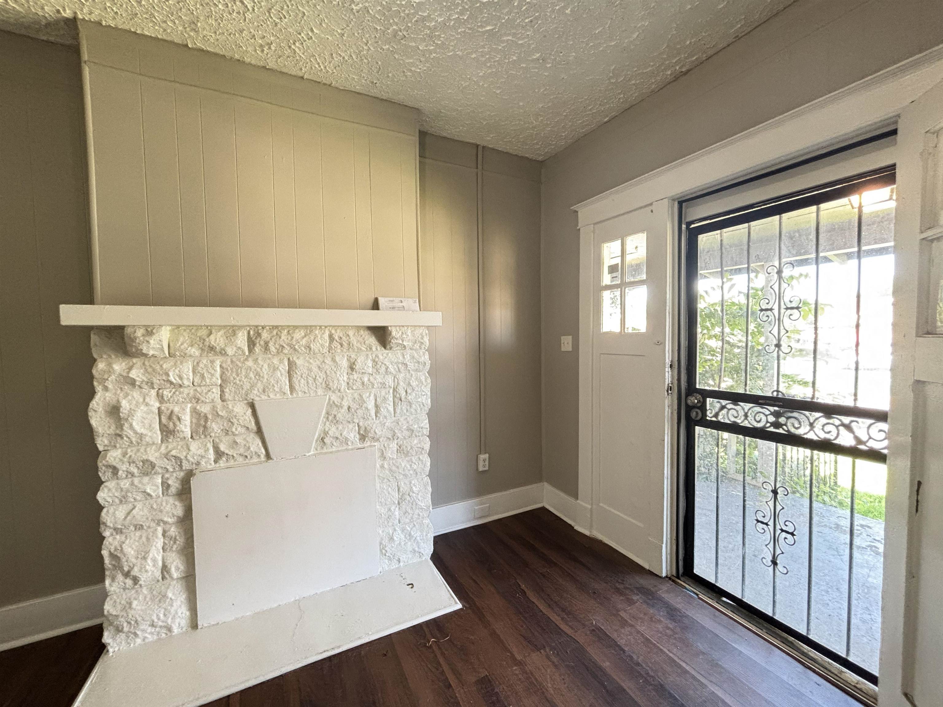 696 Decatur Street Memphis, TN 38107 - Photo 2 of 15