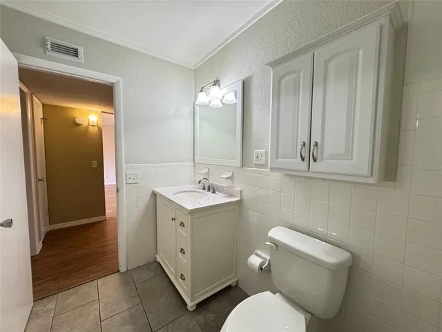 $144,750 | 2360 World Pkwy Boulevard, Unit 38, Clearwater, FL 33763