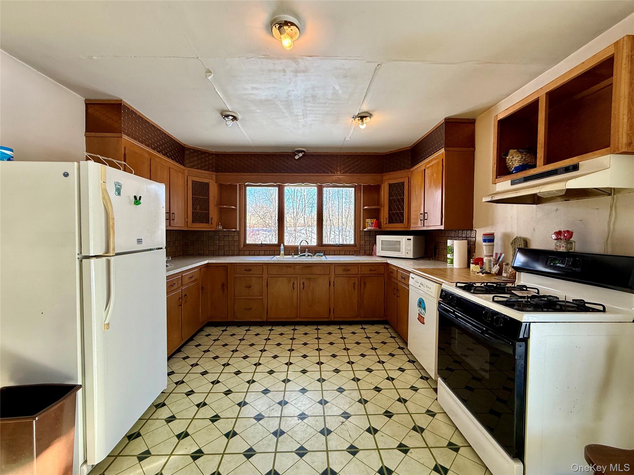 2470 State Rte 55 Poughquag, NY 12570 - Photo 8 of 25 Main Kitchen