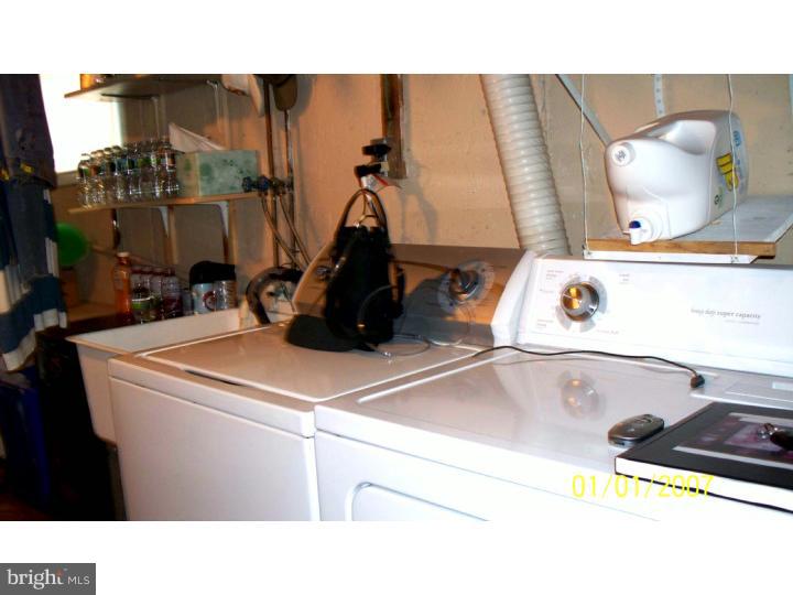 823 Selmer Road Philadelphia, PA 19116 - Photo 15 of 18 Laundry Room