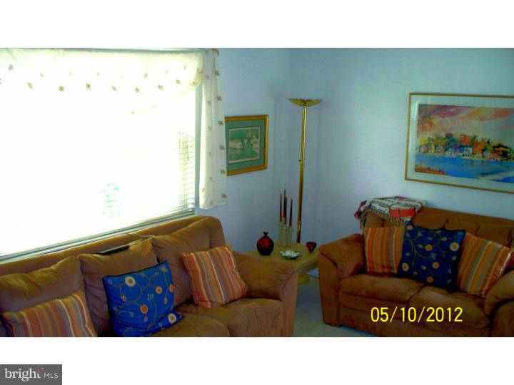 823 Selmer Road Philadelphia, PA 19116 - Photo 4 of 18 Living Room