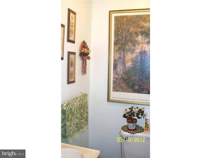 823 Selmer Road Philadelphia, PA 19116 - Photo 10 of 18 Bathroom
