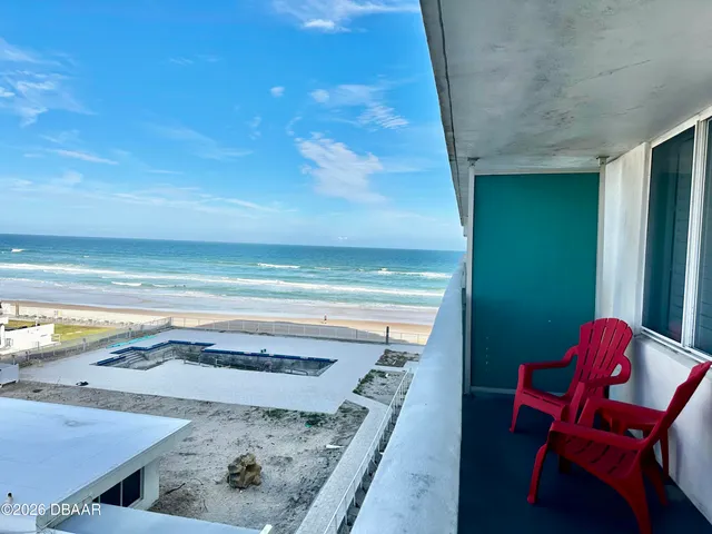 $1,900 | 2800 North Atlantic Avenue, Unit 407, Daytona Beach, FL 32118