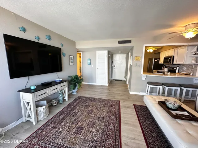 $1,900 | 2800 North Atlantic Avenue, Unit 407, Daytona Beach, FL 32118