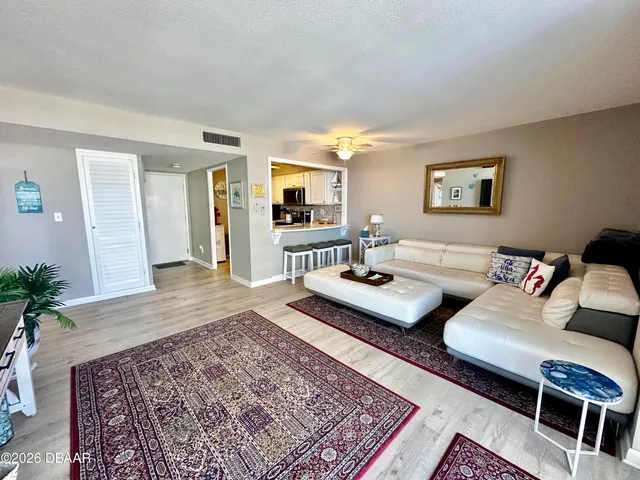 $1,900 | 2800 North Atlantic Avenue, Unit 407, Daytona Beach, FL 32118