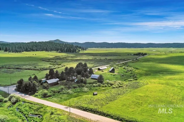 $695,000 | 798 High Valley Road, Cascade, ID 83611
