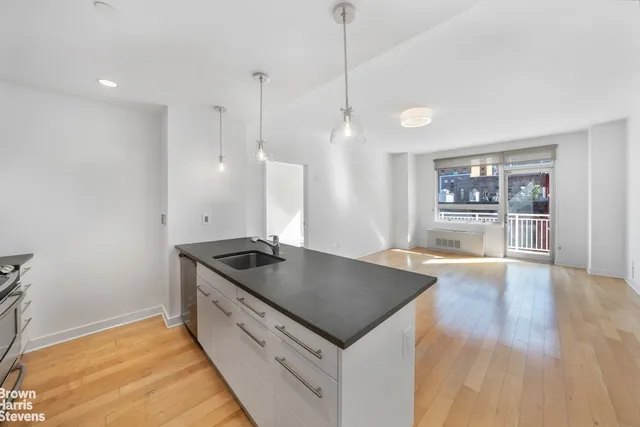 $1,250,000 | 517 West 46th Street, Unit 601 | Hell's Kitchen