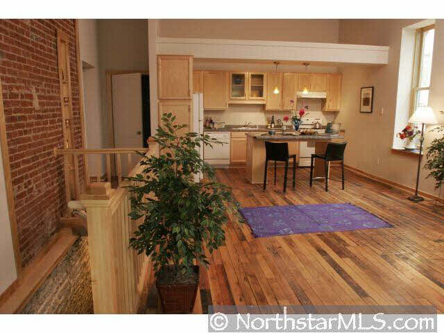 296 Maple Street Street, Unit 2 St. Paul, MN 55109 - Photo 2 of 2