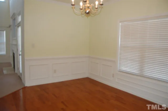 a view of empty room with window