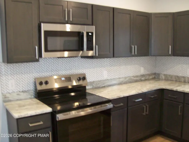 $2,500 | 735 Ann Street, Stroudsburg, PA 18360