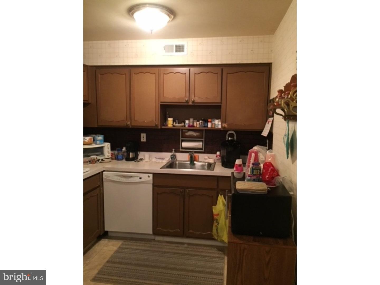 3419 Brookview Road Philadelphia, PA 19154 - Photo 3 of 17 Kitchen