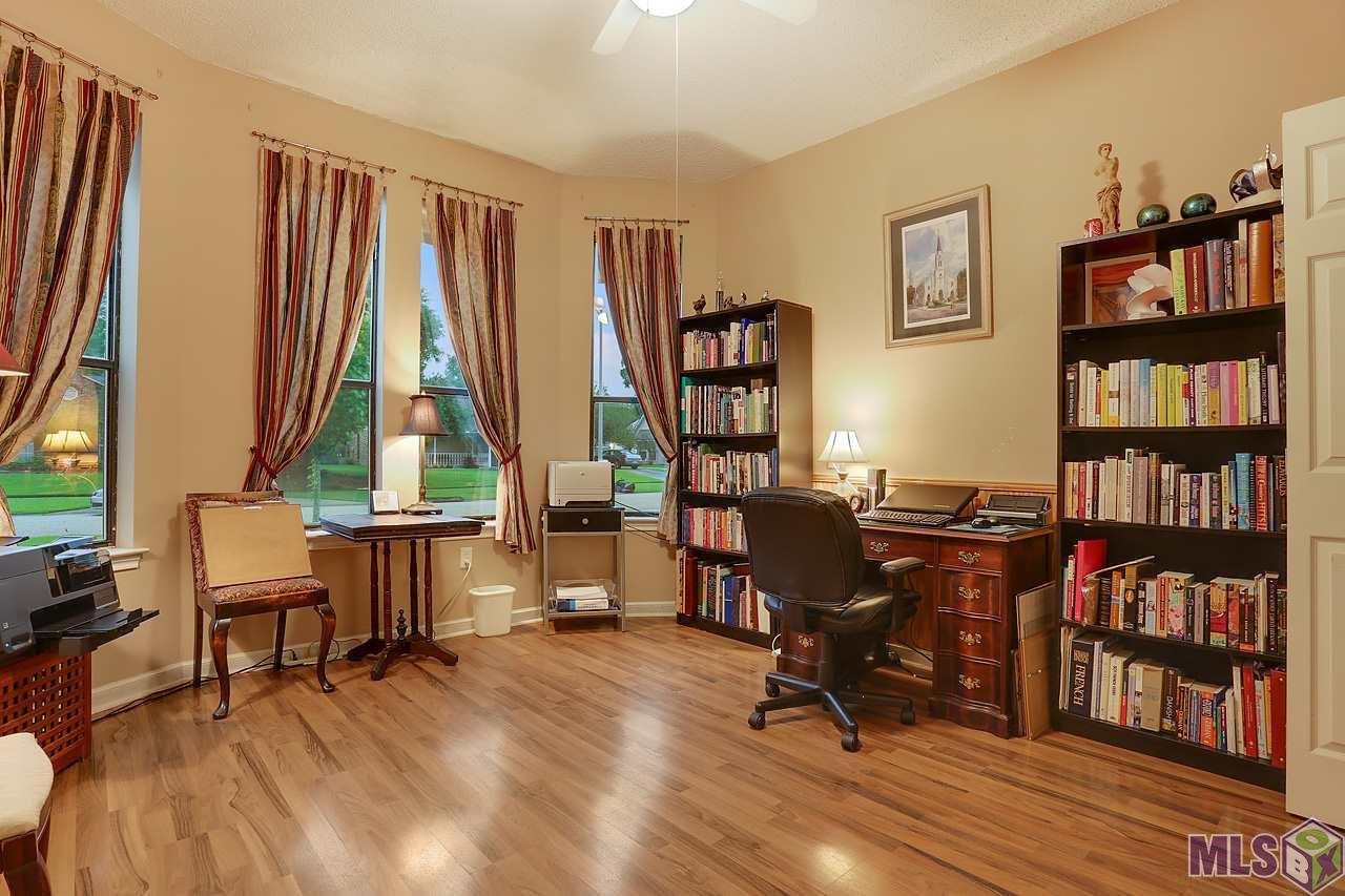 1724 Michel Delving Road Baton Rouge, LA 70810 - Photo 4 of 10 Gallery Image 4