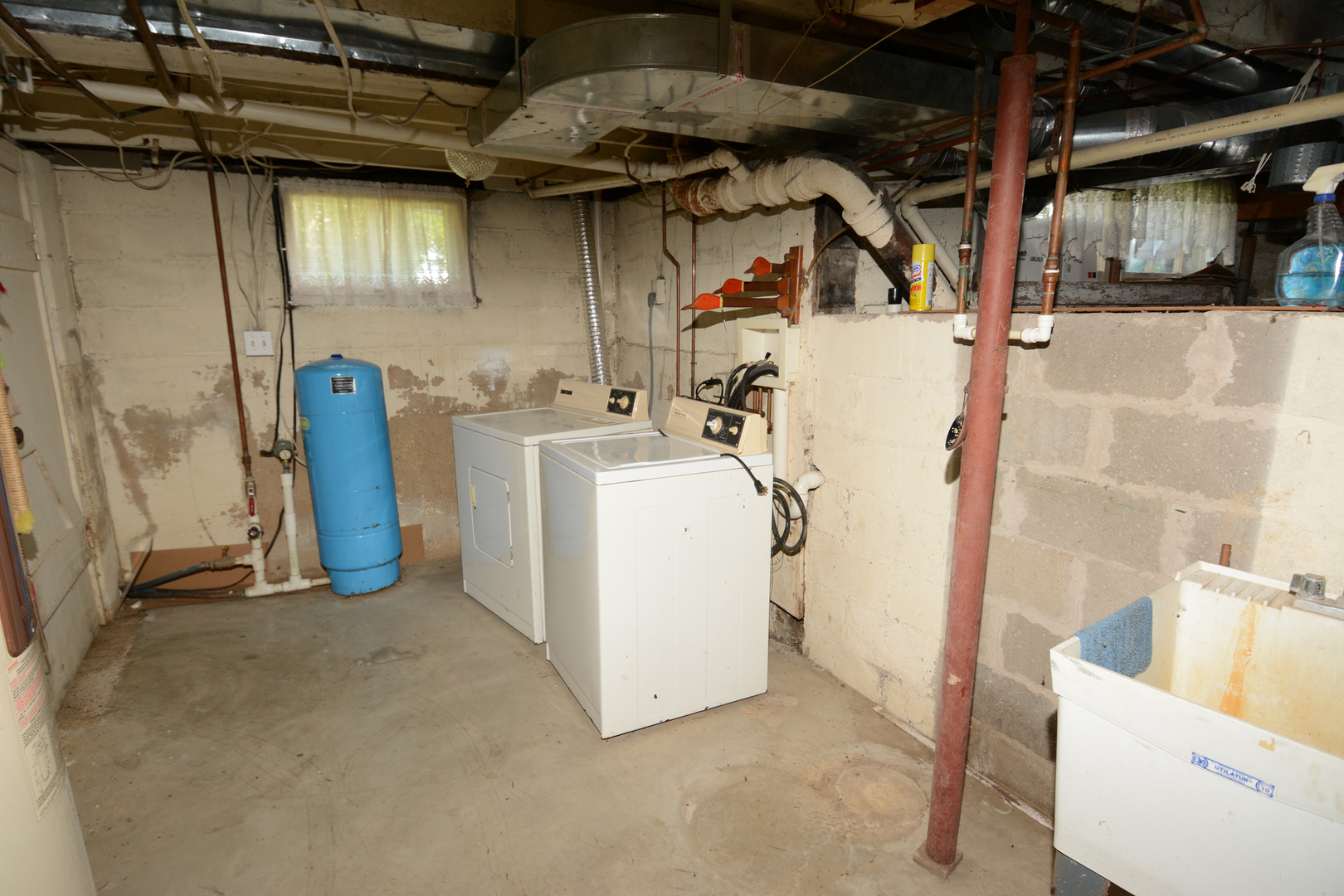 6115 South University Road Shabbona, IL 60550 - Photo 35 of 37 a utility room with dryer and washer