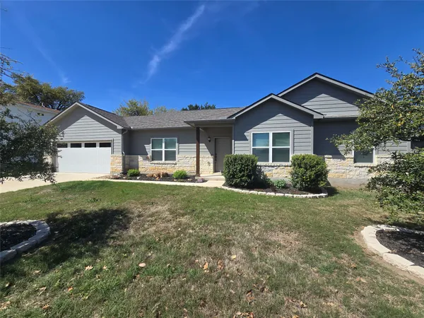 $2,100 | 800 Woodview Drive, Georgetown, TX 78628